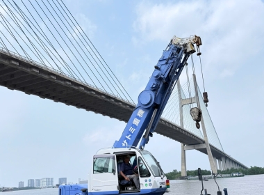 Cần trục bánh lốp KOBELCO RK120-3 từ Nhật Bản