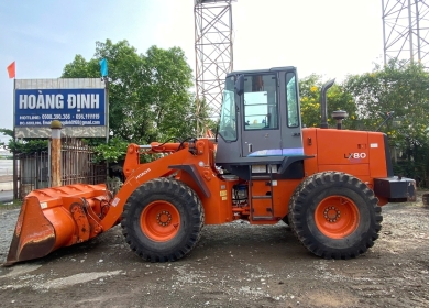 Máy xúc lật bánh lốp HITACHI LX80-7, LX110-7 từ Nhật Bản