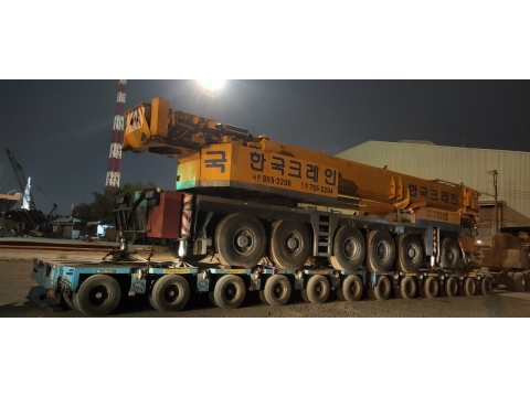 Cẩu lốp 160 tấn LIEBHERR LTM1160  tại cảng Tân Thuận Đông 