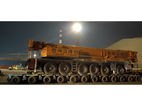 Cẩu lốp 160 tấn LIEBHERR LTM1160  tại cảng Tân Thuận Đông 