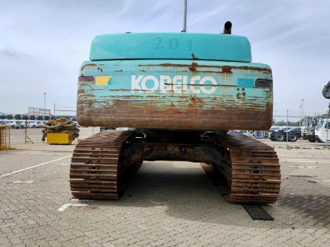 Máy đào bánh xích KOBELCO SK480LC tại cảng SPCT