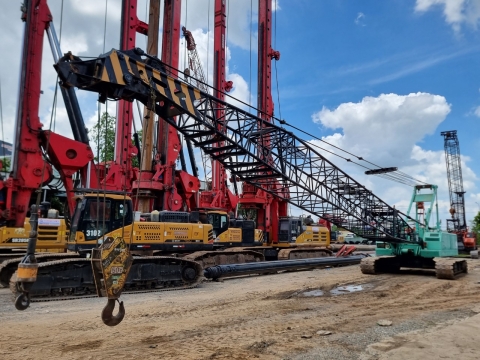 Hoàn thành thủ tục hải quan, đăng kiểm cẩu xích NIPPON SHARYO DH500-5 tại Tracimexco