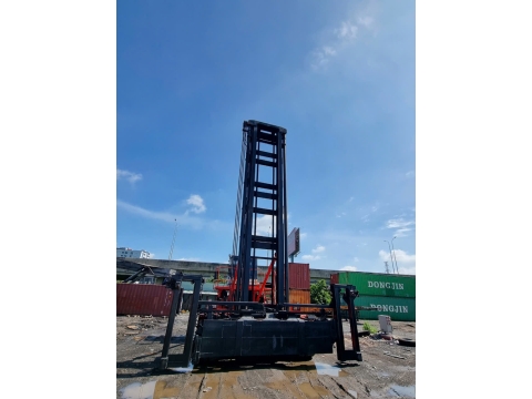 XE NÂNG CONTAINER RỖNG FANTUZZI FDC25K7DB TỪ ITALY