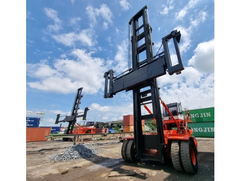 XE NÂNG CONTAINER RỖNG FANTUZZI FDC25K7DB TỪ ITALY