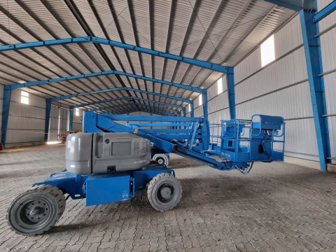 Song kiếm hợp bích Xe nâng người GENIE Z45/25 từ Thái Lan