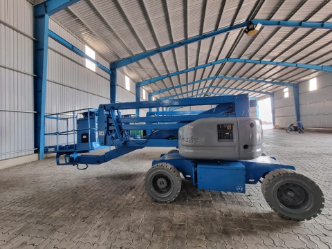 Song kiếm hợp bích Xe nâng người GENIE Z45/25 từ Thái Lan