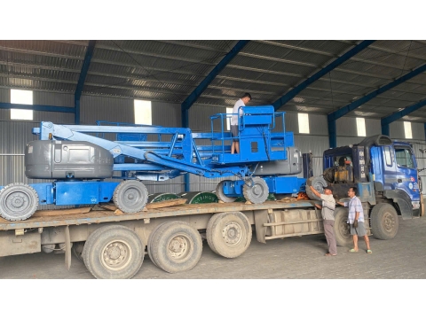 Song kiếm hợp bích Xe nâng người GENIE Z45/25 từ Thái Lan