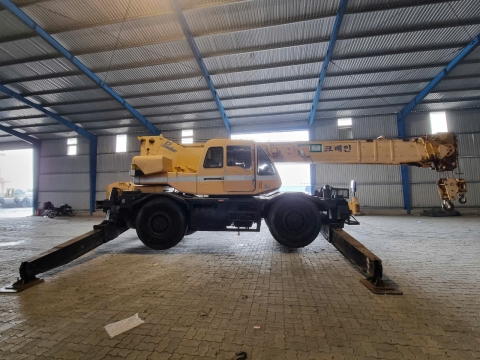 CẨU LỐP KOBELCO RK250-3 TỪ HÀN QUỐC