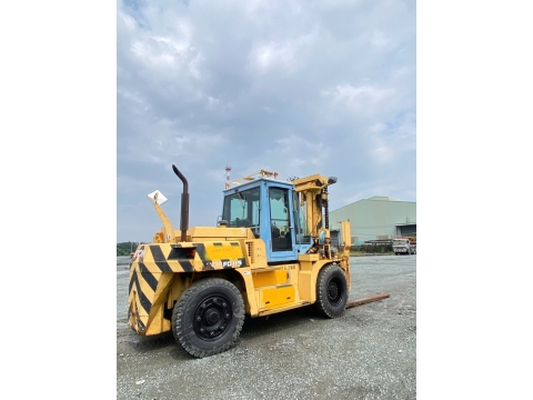 Xe nâng hàng TCM FD115-3 từ Nhật Bản