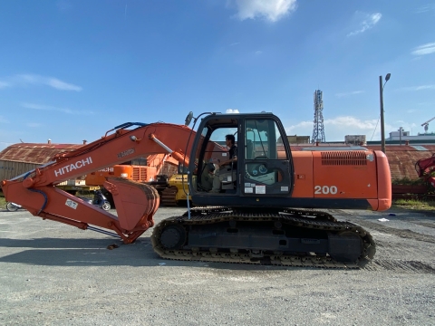 MÁY ĐÀO BÁNH XÍCH HITACHI ZX200-3 TỪ NHẬT BẢN