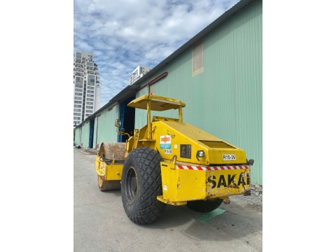 Xe lu rung SAKAI SV512D từ Singapore