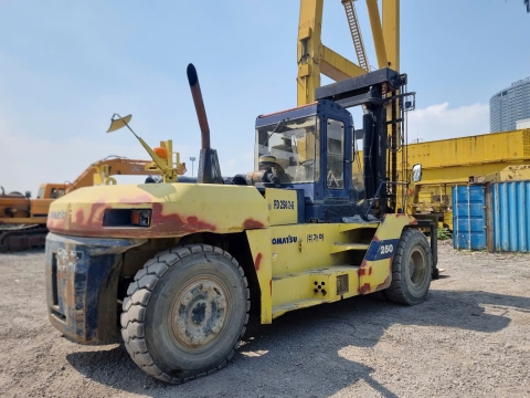 Xe nâng KOMATSU FD250Z-6 từ Hàn Quốc