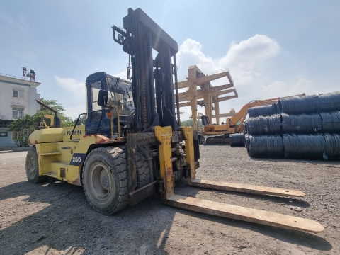Xe nâng KOMATSU FD250Z-6 từ Hàn Quốc
