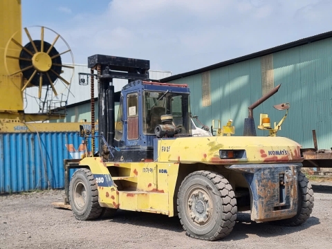 Xe nâng KOMATSU FD250Z-6 từ Hàn Quốc