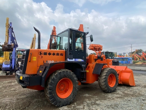 Máy xúc lật bánh lốp HITACHI LX80-7, LX110-7 từ Nhật Bản