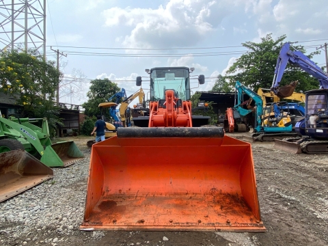 Máy xúc lật bánh lốp HITACHI LX80-7, LX110-7 từ Nhật Bản