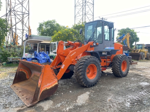 Máy xúc lật bánh lốp HITACHI LX80-7, LX110-7 từ Nhật Bản