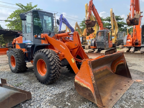 Máy xúc lật bánh lốp HITACHI LX80-7, LX110-7 từ Nhật Bản