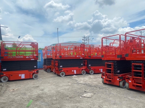 Xe nâng người cắt kéo DINGLI từ Trung Quốc