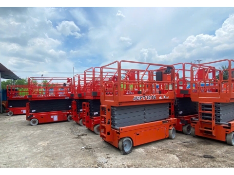 Xe nâng người cắt kéo DINGLI từ Trung Quốc