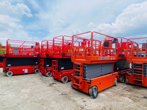 Xe nâng người cắt kéo DINGLI từ Trung Quốc