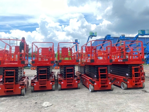 Xe nâng người cắt kéo DINGLI từ Trung Quốc