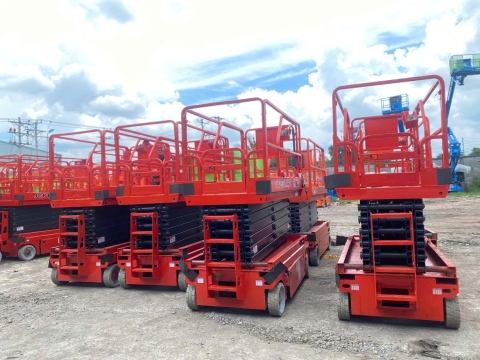 Xe nâng người cắt kéo DINGLI từ Trung Quốc