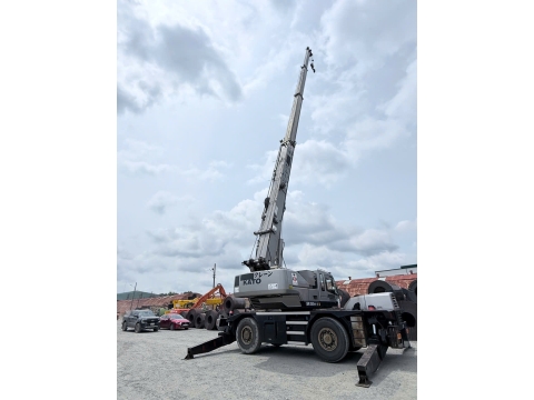 Cần trục bánh lốp KATO KR25H-V6 từ Nhật Bản