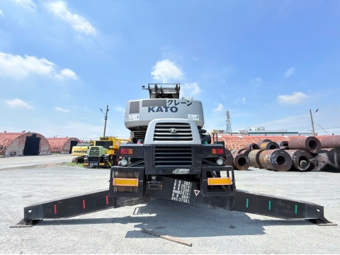 Cần trục bánh lốp KATO KR25H-V6 từ Nhật Bản