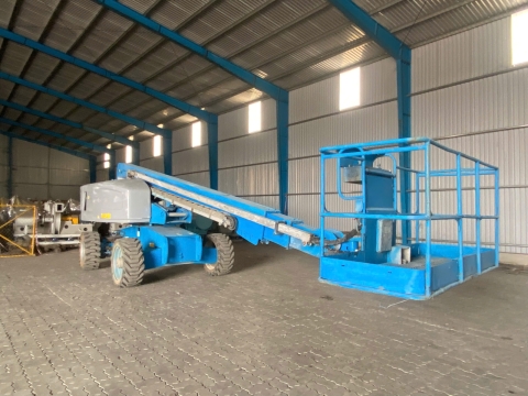 Xe nâng người GENIE S-60 từ Singapore