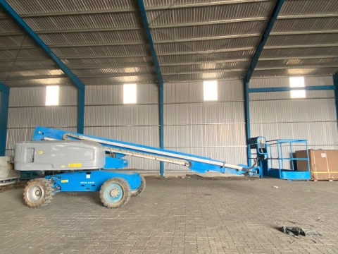 Xe nâng người GENIE S-60 từ Singapore