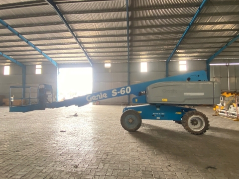 Xe nâng người GENIE S-60 từ Singapore