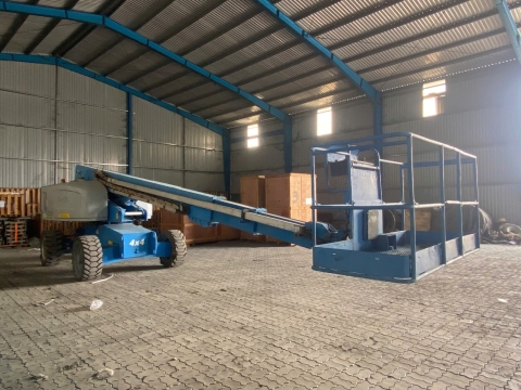 Xe nâng người GENIE S-60 từ Singapore