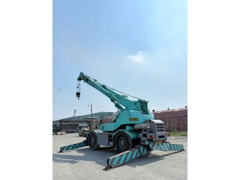 Cần trục bánh lốp KOBELCO RK250-5 đến từ Nhật Bản