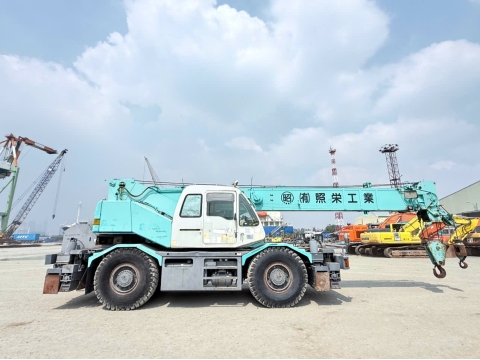 Cần trục bánh lốp KOBELCO RK250-5 đến từ Nhật Bản
