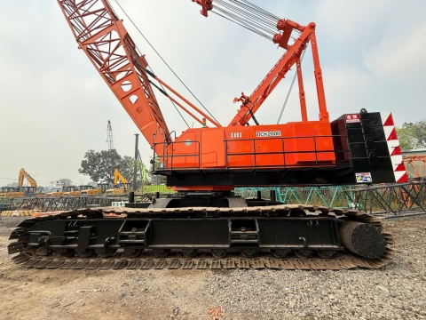 Cần trục bánh xích 200 tấn IHI DCH2000 từ Nhật Bản